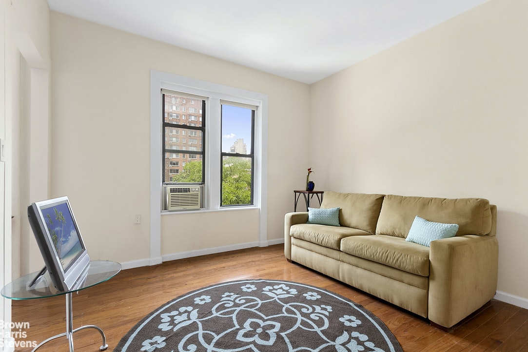 Photo 1 of 149 West 12th Street 6/4, Greenwich Village/Chelsea, NYC, $2,500, Web #: 21295485