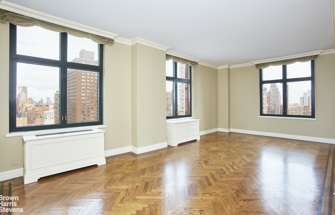 Photo 1 of 188 East 70th Street 21B, Upper East Side, NYC, $7,500, Web #: 21323641