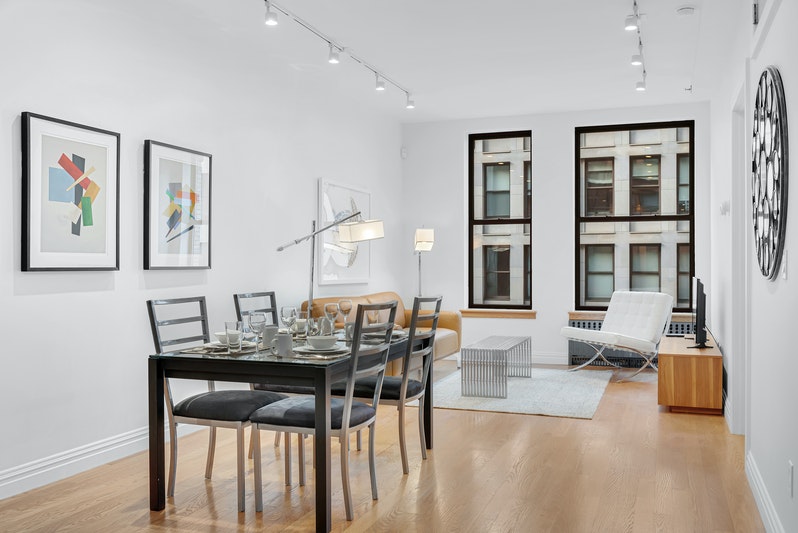 92 Chambers Street 3, Tribeca, Downtown, NYC - 3 Bedrooms  
2 Bathrooms  
6 Rooms - 