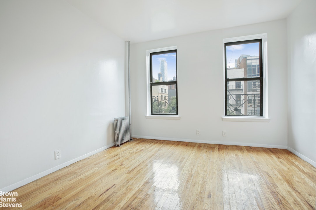 Photo 1 of 359 West 45th Street 4Fn, Midtown West, NYC, $2,650, Web #: 21384575