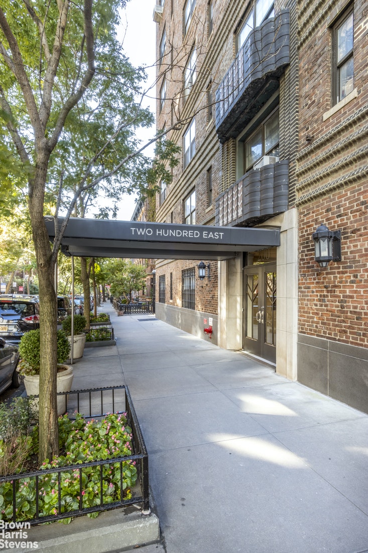 200 East 16th Street, #6A