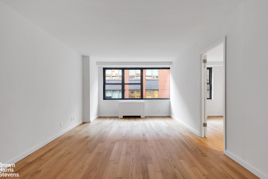 Photo 1 of 7 East 14th Street 1002, East Village, NYC, $750,000, Web #: 21475468