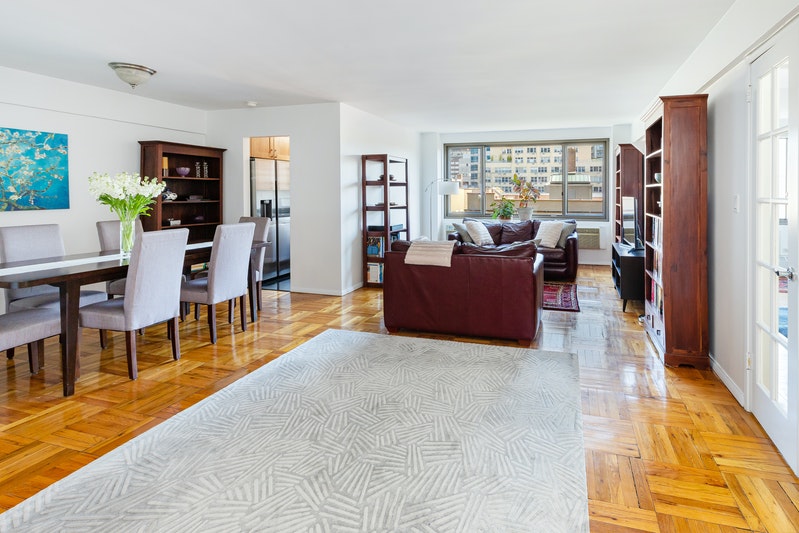 Real Estate Agent Elaine Clayman Brown Harris Stevens Luxury Real