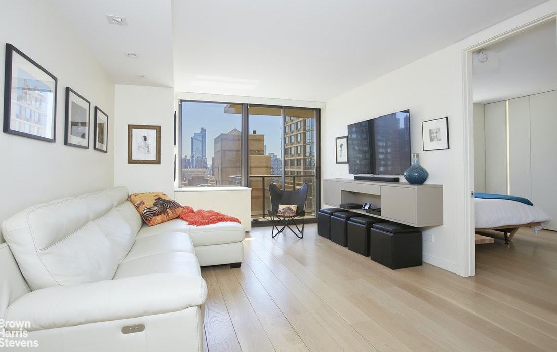 Photo 1 of 161 West 61st Street 23H, Upper West Side, NYC, $1,250,000, Web #: 21765040
