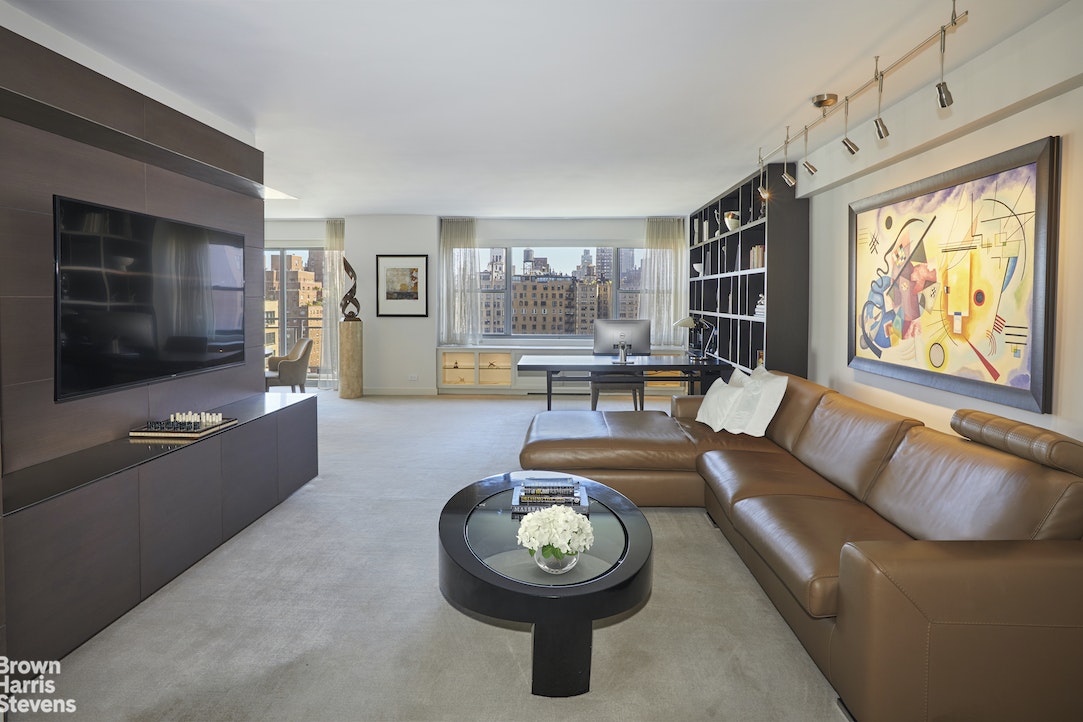 Photo 1 of 150 East 69th Street 14H, Upper East Side, NYC, $1,625,000, Web #: 21765291
