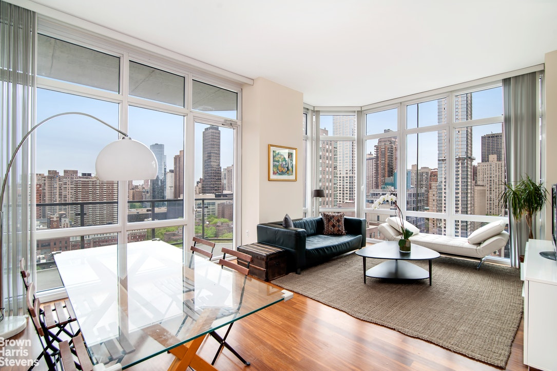 Photo 1 of 10 West End Avenue 24A, Upper West Side, NYC, $2,235,000, Web #: 21765724