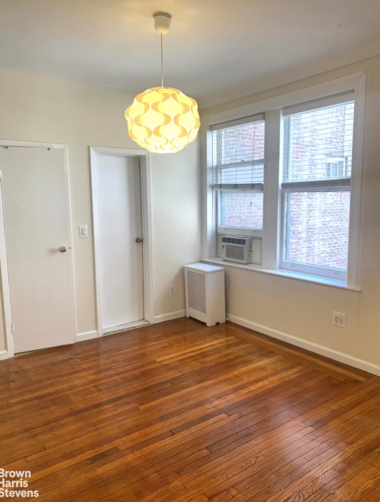 Photo 1 of 140 West 71st Street 5A, Upper West Side, NYC, $2,300, Web #: 21824673