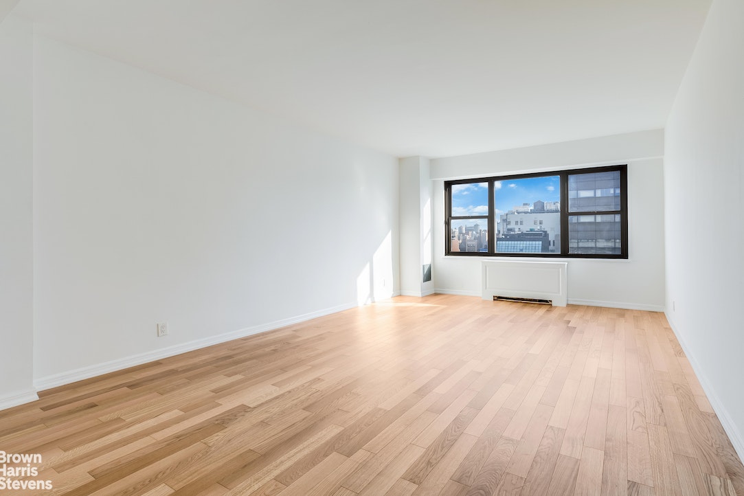 Photo 1 of 7 East 14th Street 18H, East Village, NYC, $1,052,500, Web #: 22031112
