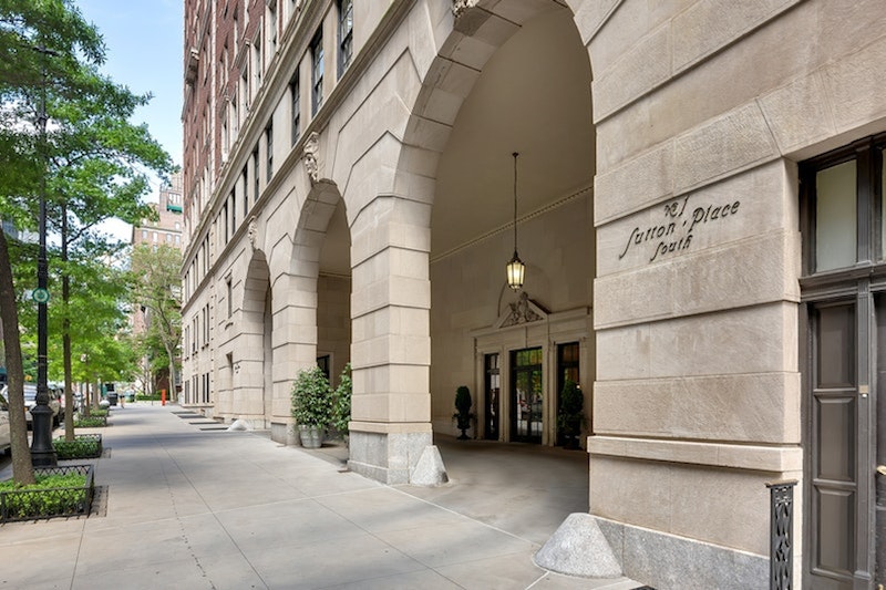 Sutton Place South, Midtown East, Midtown East, NYC - 2 Bedrooms  
2.5 Bathrooms  
6 Rooms - 