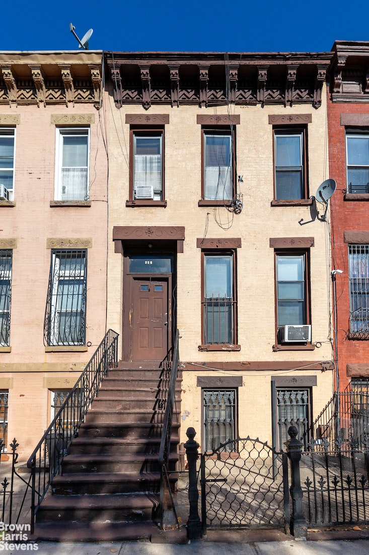 Photo 1 of 601 Halsey Street, Brooklyn, New York, $990,000, Web #: 22107517