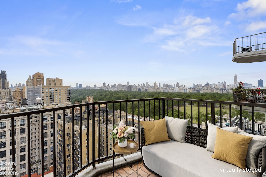Photo 1 of 10 West 66th Street 27C, Upper West Side, NYC, $1,251,000, Web #: 22171345