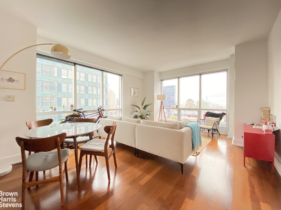 Photo 1 of 350 West 42nd Street 38E, Midtown West, NYC, $4,995, Web #: 22265602