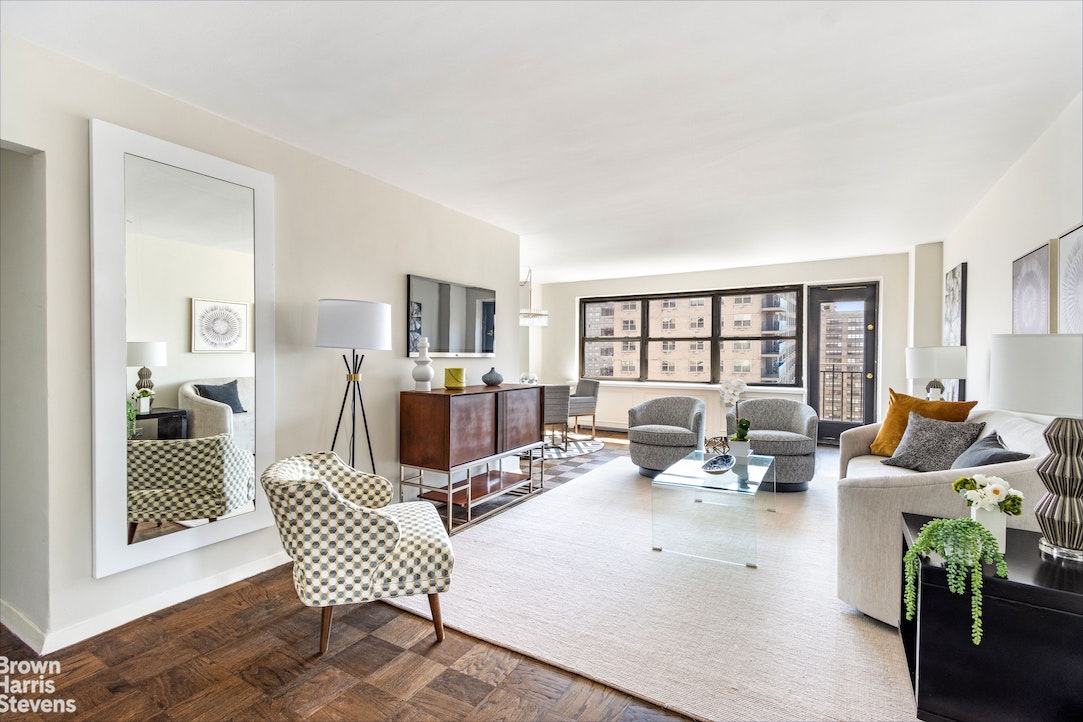 Photo 1 of 165 West End Avenue 27M, Upper West Side, NYC, $1,340,000, Web #: 22302831