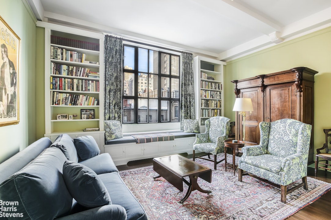 Photo 1 of 15 West 67th Street, Upper West Side, NYC, $1,200,000, Web #: 22334199