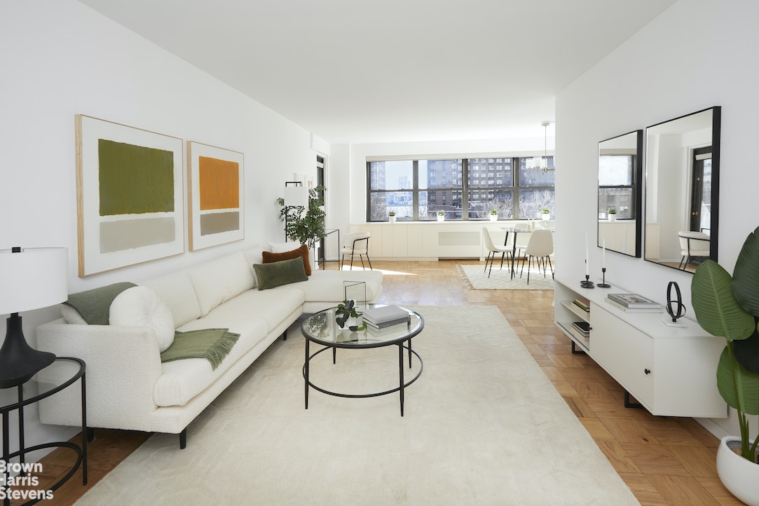 Photo 1 of 185 West End Avenue 6M, Upper West Side, NYC, $1,160,000, Web #: 22336600