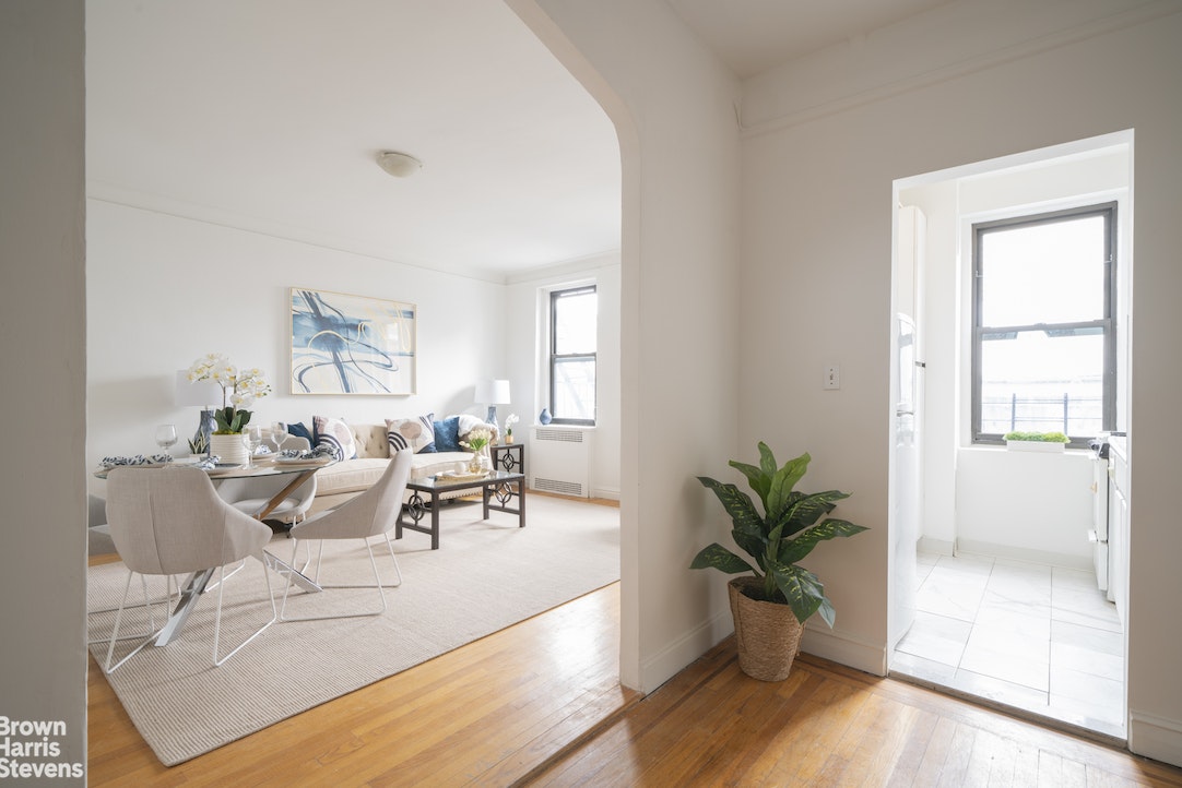 Photo 1 of 111 West 94th Street 5A, Upper West Side, NYC, $675,000, Web #: 22337101