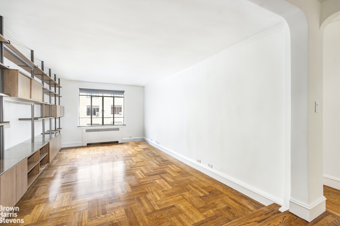 Photo 1 of 255 West 23rd Street 5Ce, Greenwich Village/Chelsea, NYC, $5,300, Web #: 22349043