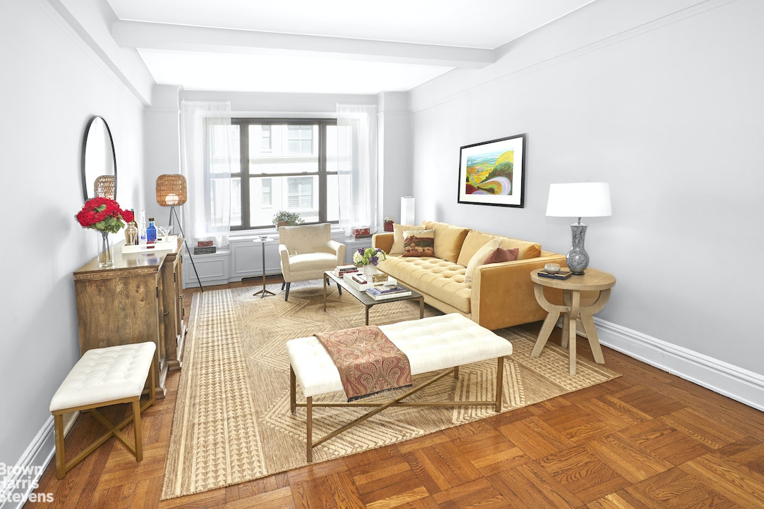 Photo 1 of 186 Riverside Drive 6D, Upper West Side, NYC, $775,000, Web #: 22403319