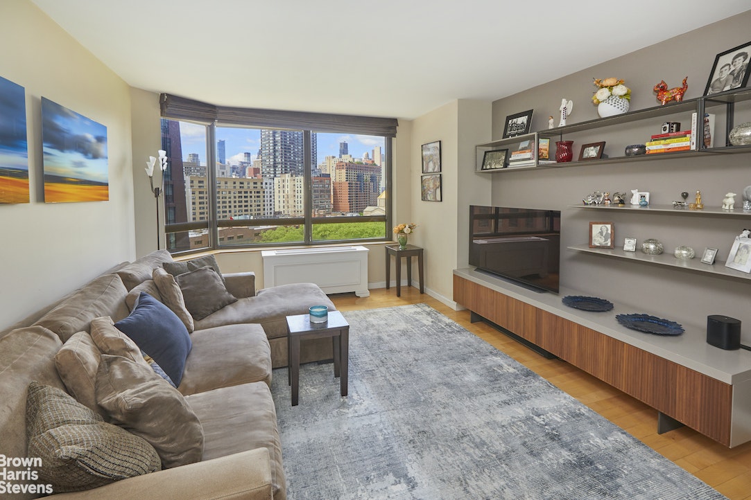 Photo 1 of 630 First Avenue 15G, Midtown East, NYC, $825,000, Web #: 22453107