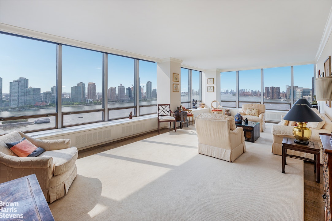 Photo 1 of 870 United Nations Plaza 19F, Midtown East, NYC, $1,750,000, Web #: 22478882