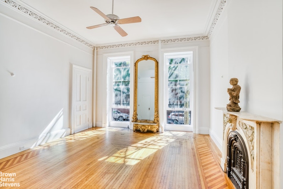 Photo 1 of 453 West 21st Street Parlor, Greenwich Village/Chelsea, NYC, $6,850, Web #: 22521376