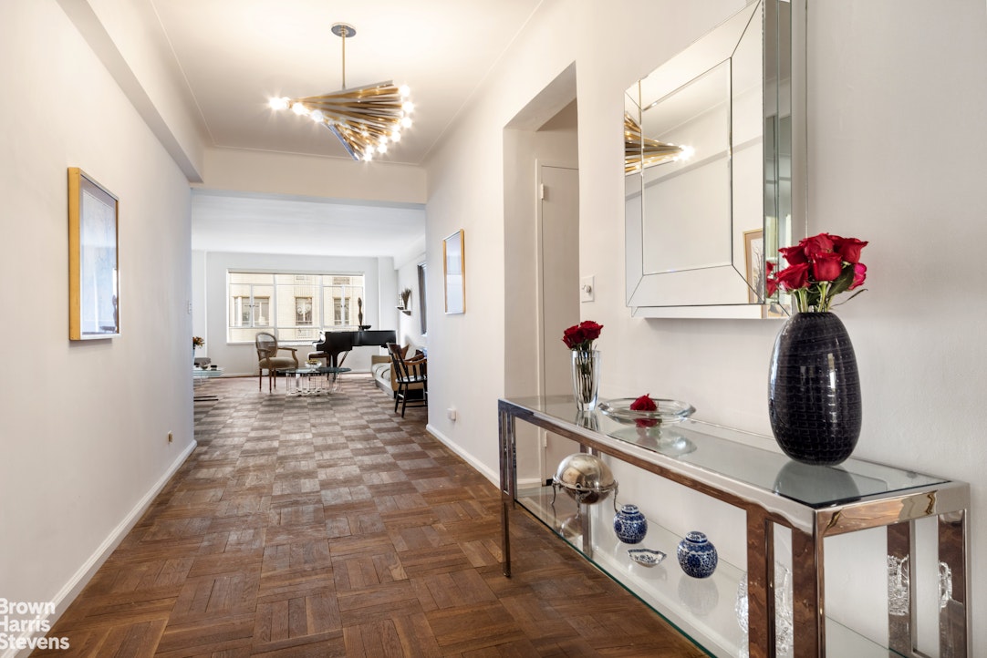 Photo 1 of 880 Fifth Avenue 7H, Upper East Side, NYC, $1,637,500, Web #: 22544513