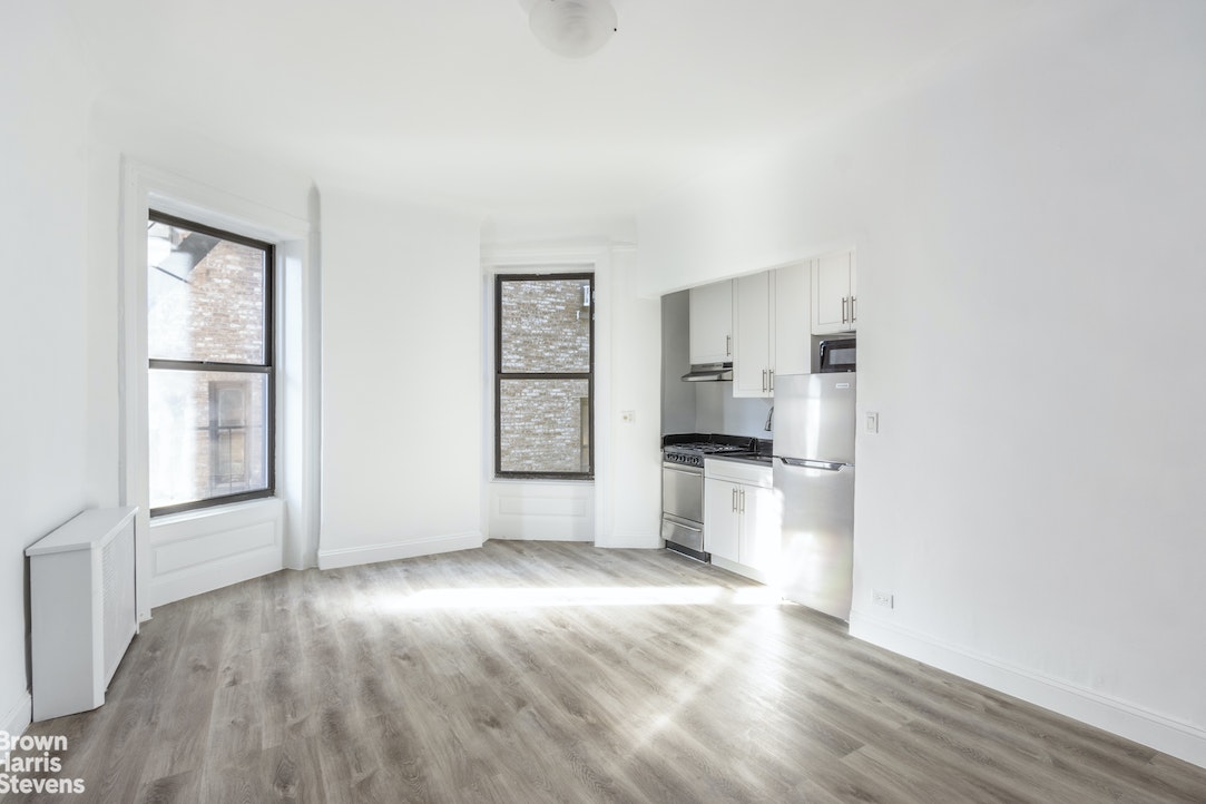 Photo 1 of 60 West 76th Street 5D, Upper West Side, NYC, $3,700, Web #: 22548792