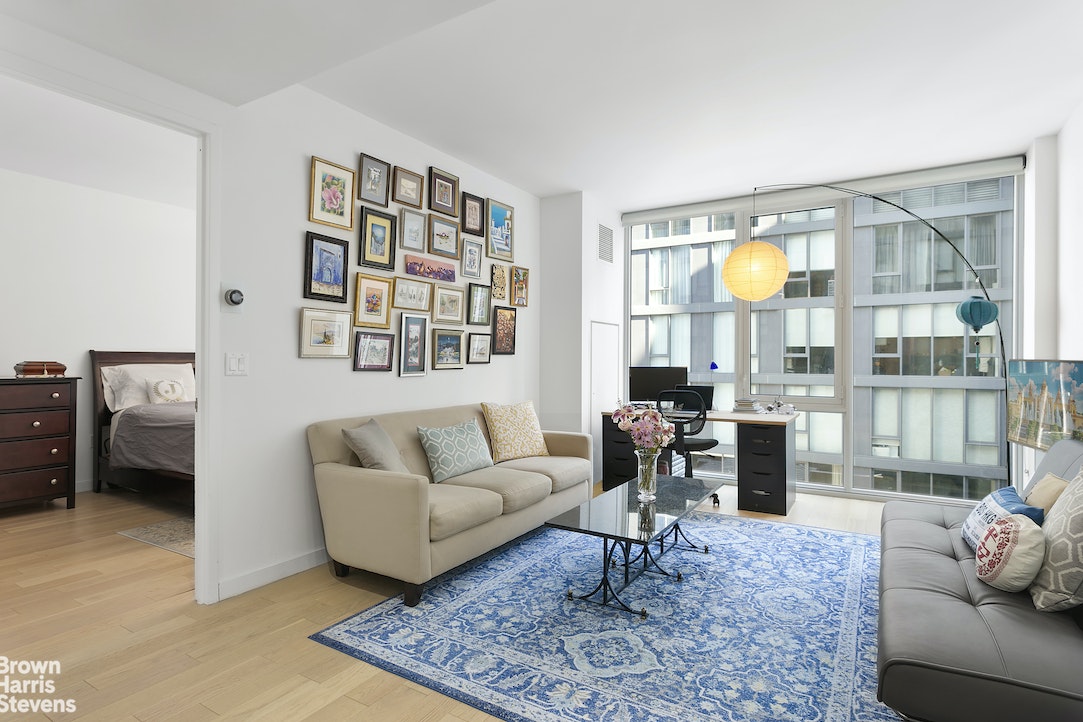 Photo 1 of 540 West 49th Street 303S, Midtown West, NYC, $4,500, Web #: 22564222