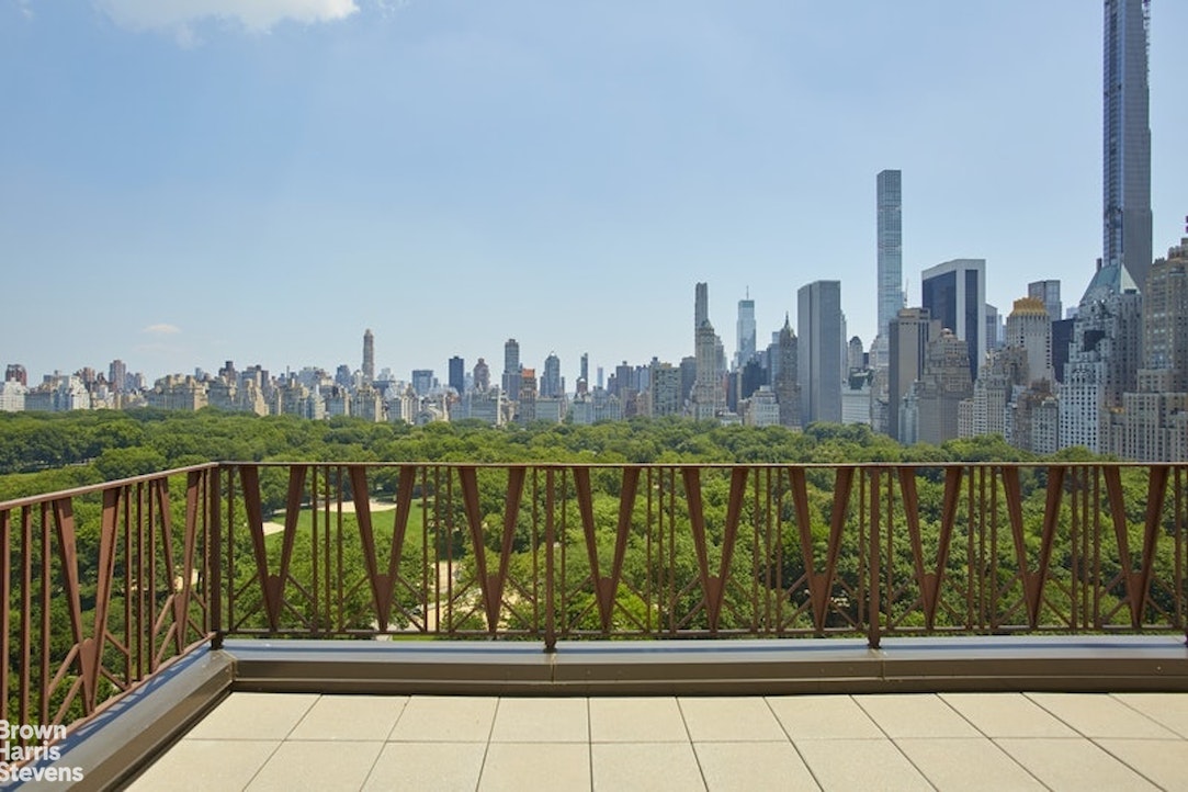 Photo 1 of 25 Central Park West 19Q, Upper West Side, NYC, $28,000, Web #: 22573109