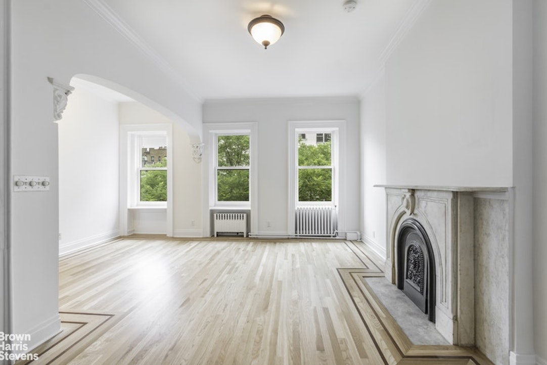 Photo 1 of 355 West 22nd Street, Chelsea, NYC, $7,250, Web #: 22620958