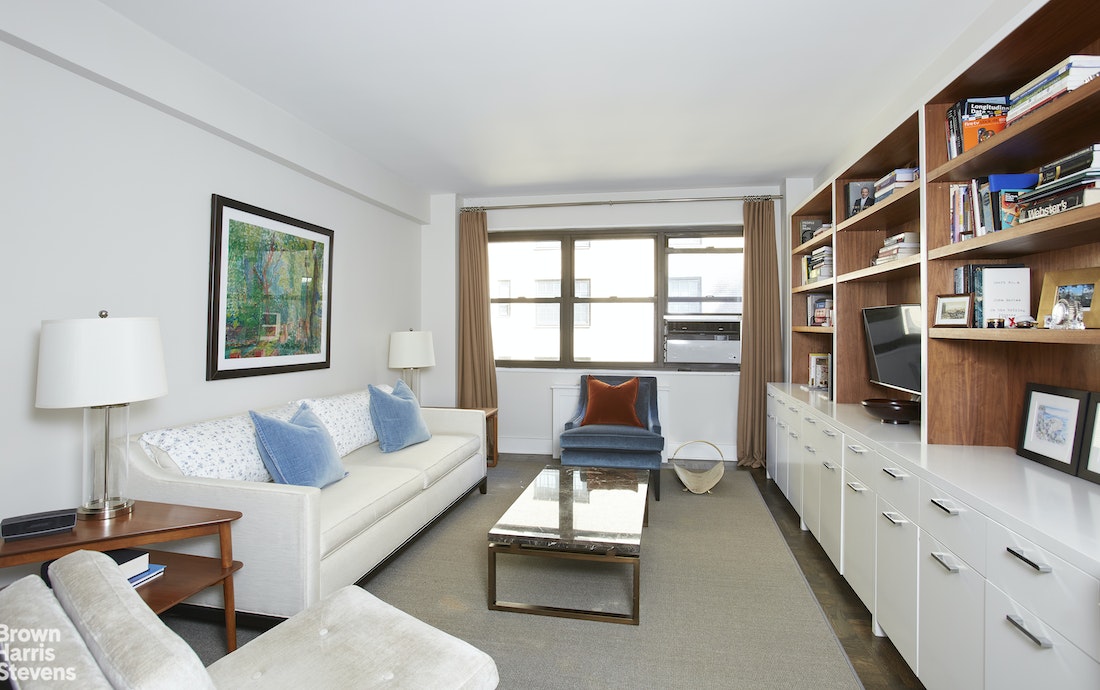 Photo 1 of 11 East 87th Street 8A, Upper East Side, NYC, $575,000, Web #: 22656607