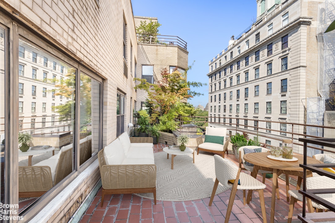 Photo 1 of 1025 Fifth Avenue 11Cn, Upper East Side, NYC, $2,195,000, Web #: 22708685