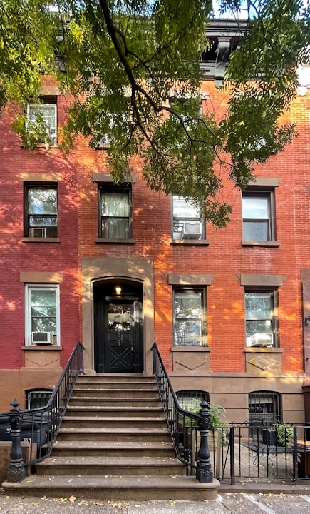 Property for Sale at 401 Sackett Street, Carroll Gardens, Brooklyn, New York - Bedrooms: 8 
Bathrooms: 4 
Rooms: 12  - $4,150,000