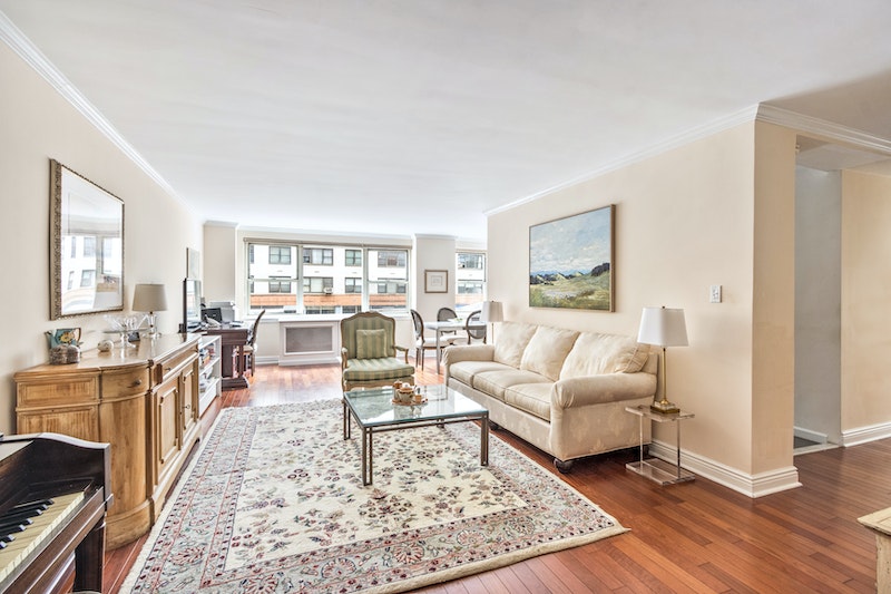 Property for Sale at 233 East 69th Street 2I, Upper East Side, Upper East Side, NYC - Bedrooms: 1 
Bathrooms: 1 
Rooms: 4  - $700,000
