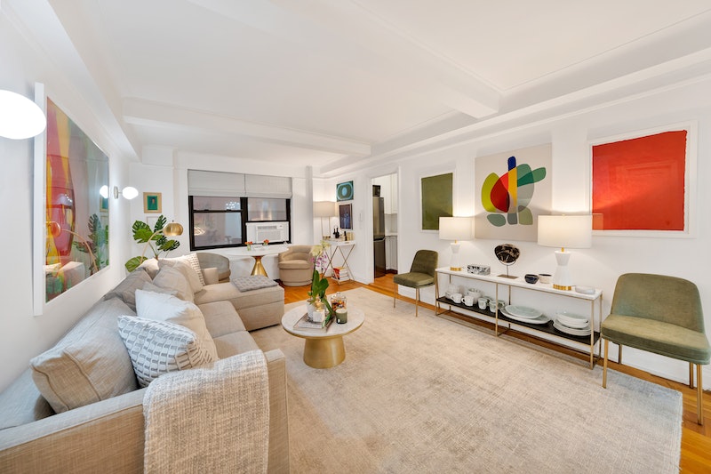 Property for Sale at 245 East 72nd Street 4E, Upper East Side, Upper East Side, NYC - Bedrooms: 1 
Bathrooms: 1 
Rooms: 3  - $580,000