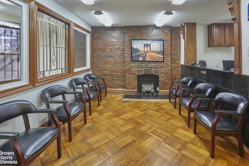 Rental Property at 207 Berkeley Pl Uppersuite, Park Slope, Brooklyn, New York - Rooms: 8  - $8,000 MO.