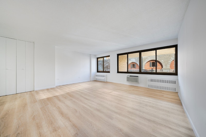 333 Pearl Street 3L, Financial District, Downtown, NYC - 2 Bedrooms  
1 Bathrooms  
4 Rooms - 