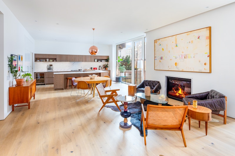 532 West 20th Street 7, Chelsea, Downtown, NYC - 3 Bedrooms  
3.5 Bathrooms  
7 Rooms - 