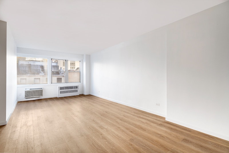 Property for Sale at 435 East 65th Street 7B, Upper East Side, Upper East Side, NYC - Bedrooms: 1 
Bathrooms: 1 
Rooms: 1  - $425,000