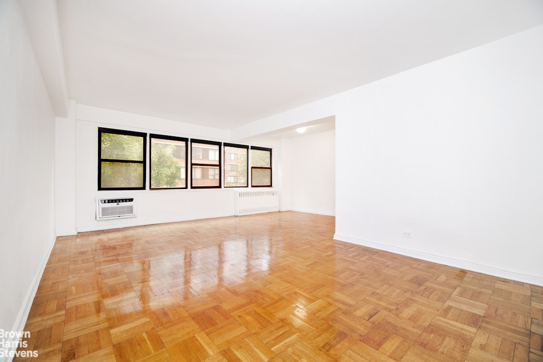 Photo 1 of 333 East 75th Street 4C, Upper East Side, NYC, $450,000, Web #: 22842209