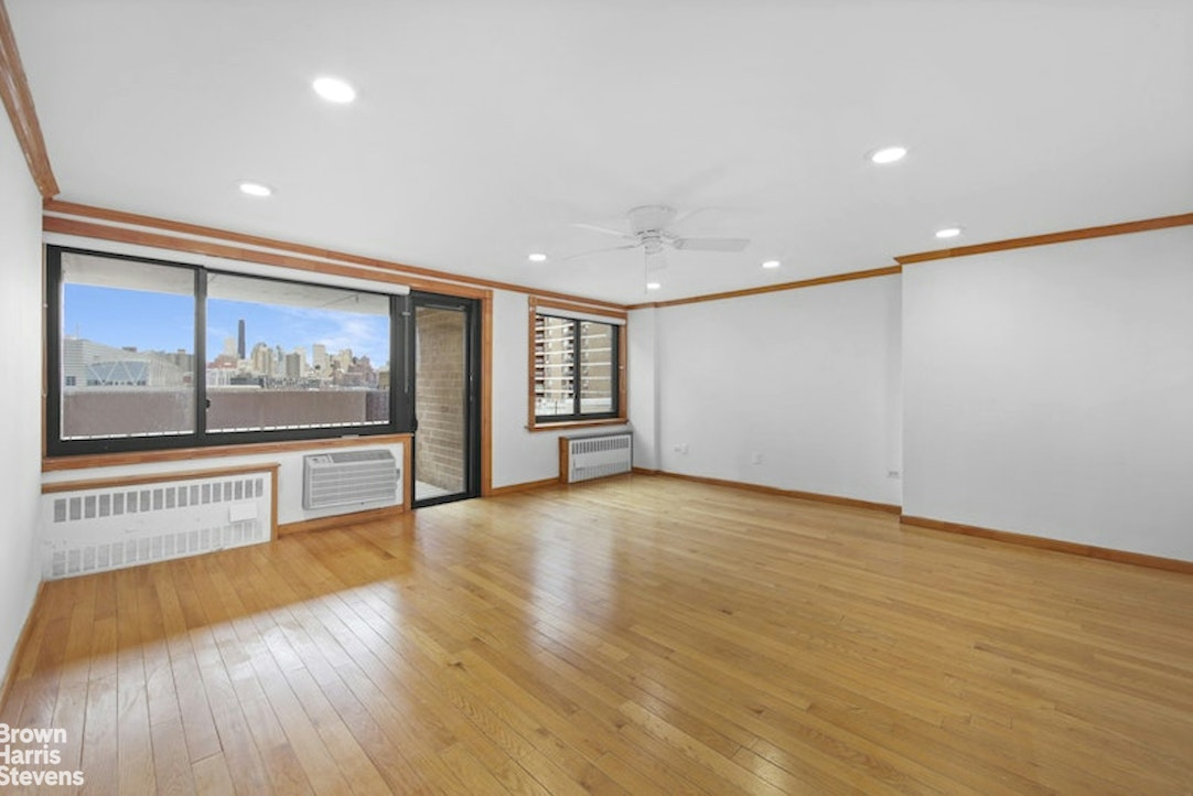 Photo 1 of 90 Gold Street 9D, Financial District, NYC, $995,000, Web #: 22862931