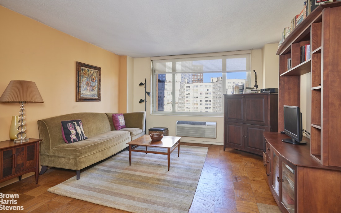 Photo 1 of 130 West 67th Street 17G, Upper West Side, NYC, $4,250, Web #: 22871123