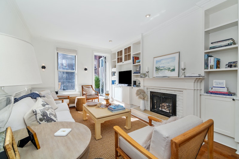 Property for Sale at 530 East 85th Street 1B, Upper East Side, Upper East Side, NYC - Bedrooms: 3 
Bathrooms: 2 
Rooms: 7  - $1,395,000