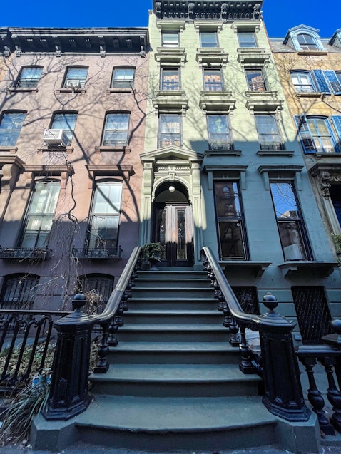 151 State Street, Brooklyn Heights, Brooklyn, New York - 5 Bedrooms  
5.5 Bathrooms  
14 Rooms - 