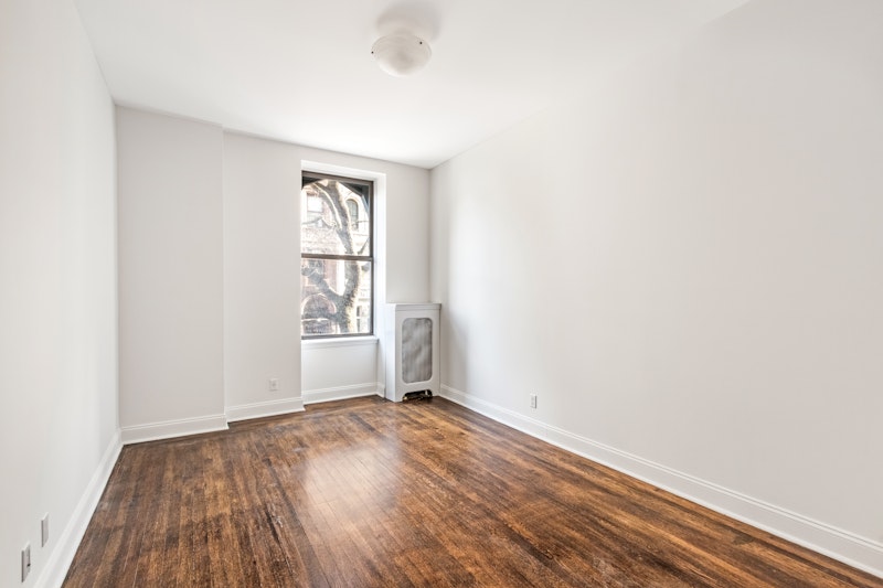 Rental Property at 60 West 76th Street 2H, Upper West Side, Upper West Side, NYC - Bedrooms: 1 Bathrooms: 1 Rooms: 4  - $3,850 MO.