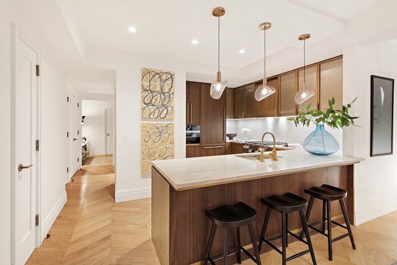 Property for Sale at 393 West End Avenue 2F, Upper West Side, Upper West Side, NYC - Bedrooms: 1 
Bathrooms: 1 
Rooms: 3  - $1,435,000