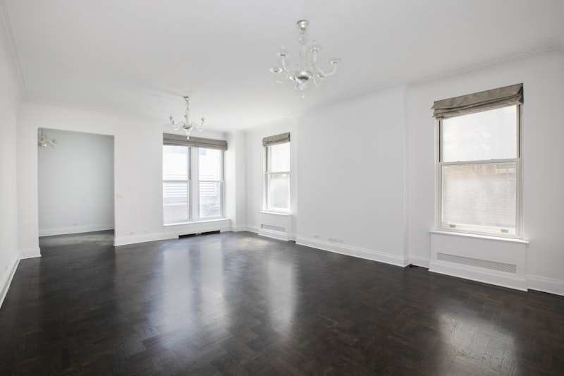 Property for Sale at 180 West 58th Street 7C, Midtown West, Midtown West, NYC - Bedrooms: 1 
Bathrooms: 2 
Rooms: 4  - $1,195,000