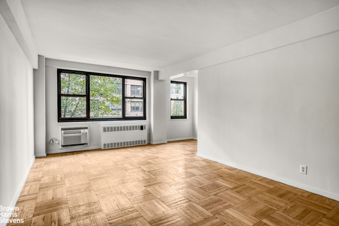 Photo 1 of 250 East 39th Street 4R, Midtown East, NYC, $2,800, Web #: 22937873