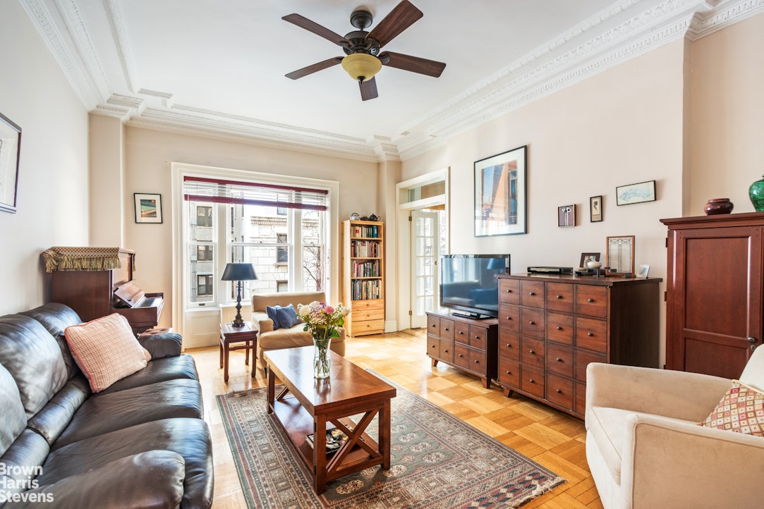 Photo 1 of 417 Riverside Drive 2D, Upper West Side, NYC, $1,049,000, Web #: 22938822