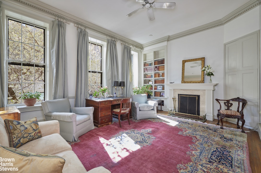 Photo 1 of 39 East 75th Street 3W, Upper East Side, NYC, $895,000, Web #: 22940252